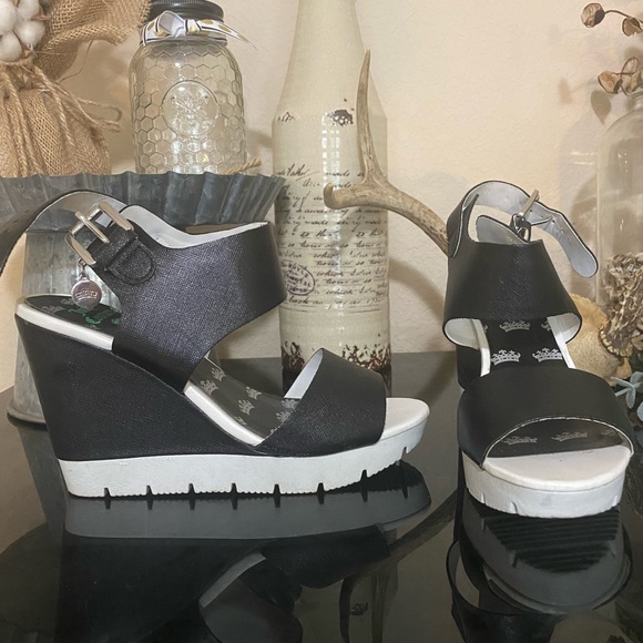 JUICY JUICY JUICY - Picture 3 of 6